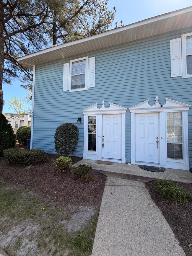 Building Photo - 402 Chatterton Dr