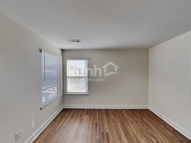 Building Photo - 5072 Trailwater Dr