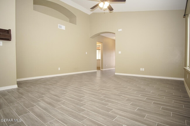 Building Photo - 14364 Tobe Davis Dr