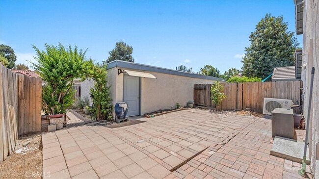 Building Photo - 10861 Mountain View Ave
