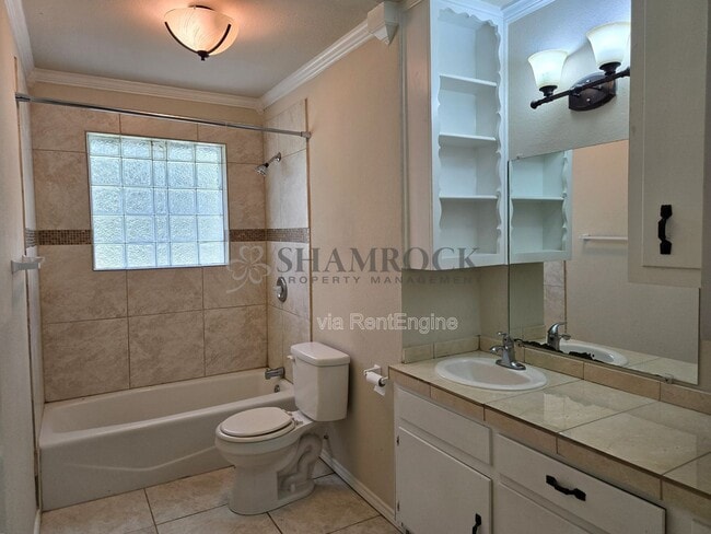 Building Photo - 1105 Willard