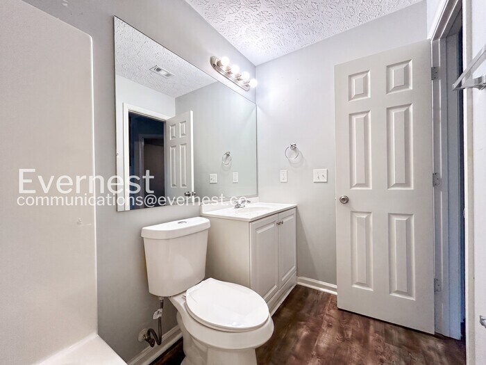 Building Photo - 1336 Yorkshire Ln