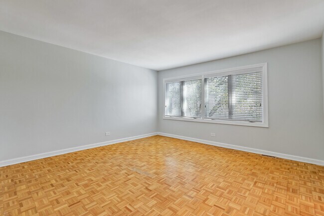 Building Photo - 1924 Wilmette Ave