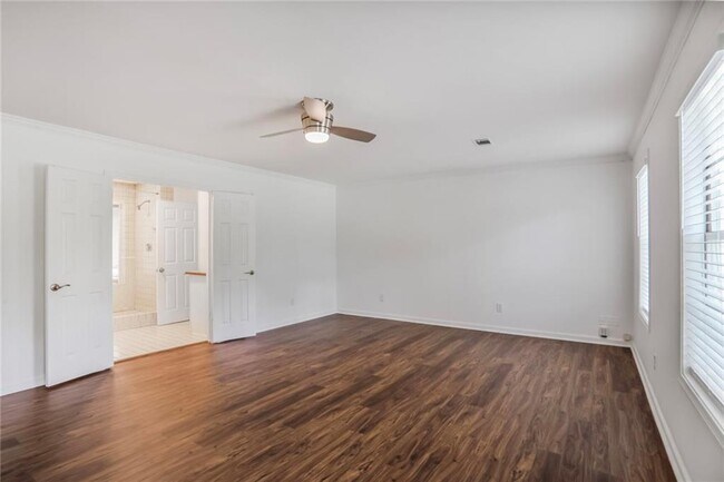 Building Photo - 571 Aberdeen Dr