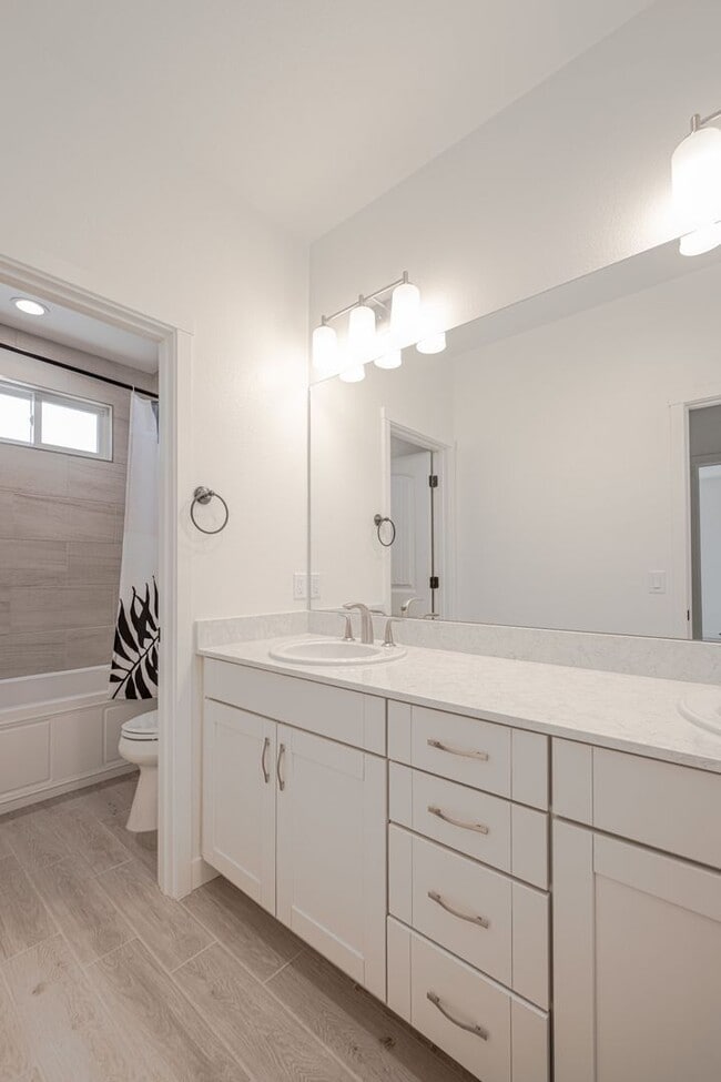 Building Photo - Stunning 3-Bedroom Home with Mountain Views in Tessera