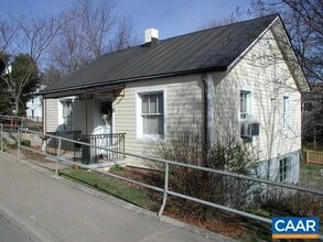 Building Photo - 1304 Avon St