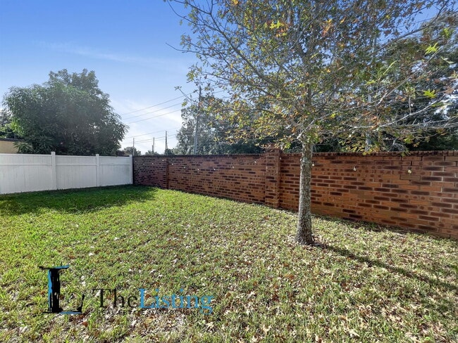 Building Photo - 8825 Isla Bella Dr