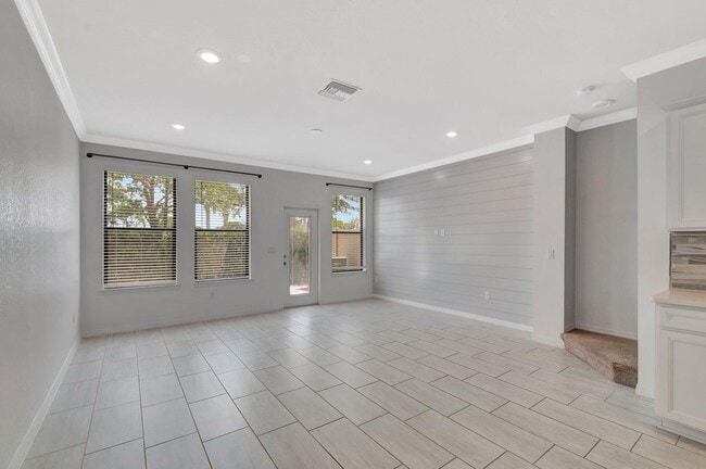 Building Photo - 2854 Bard St