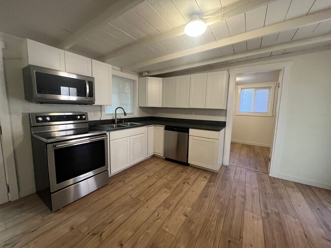 Building Photo - 1220 Garrison Ave