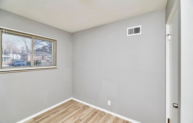 Building Photo - 9530 Cote Brilliante Ave