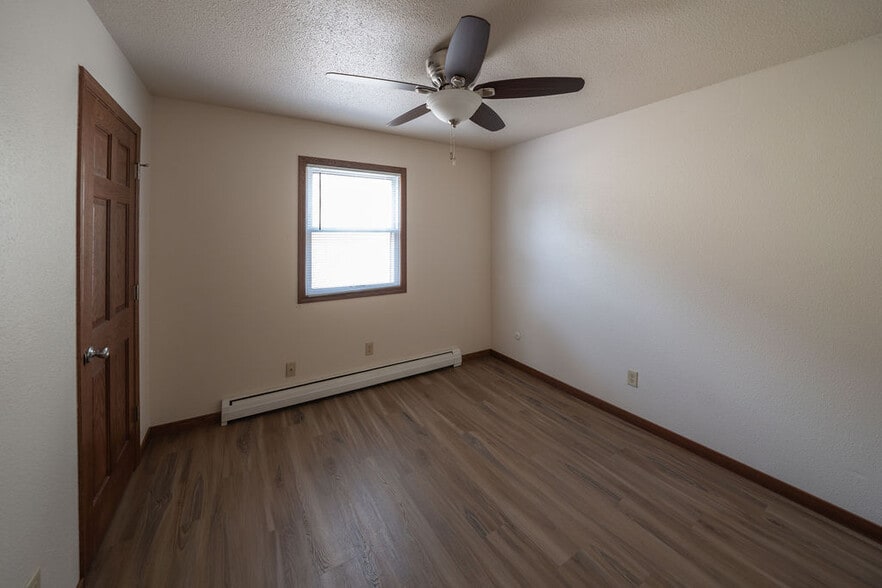 Building Photo - 3505 S West Ave