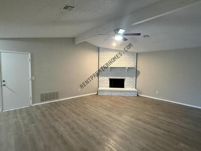 Building Photo - 1110 W Birmingham Pl