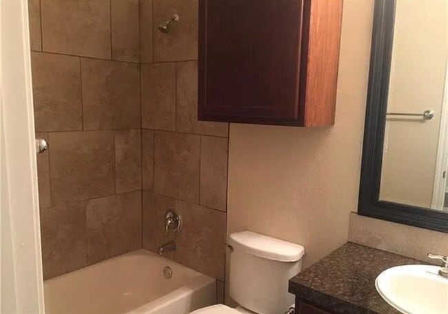 Building Photo - 1004 Drover's Cove