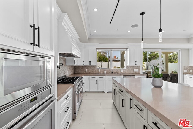 Building Photo - 12419 Erwin St