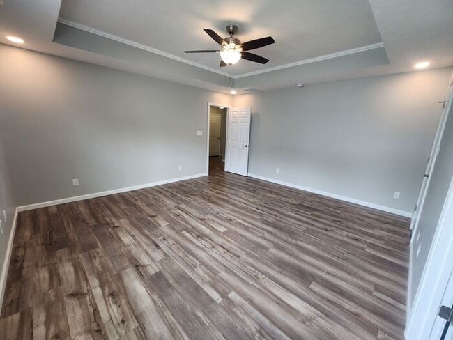 Building Photo - Hot Deal: Save $2,000 Today! Qualified app...