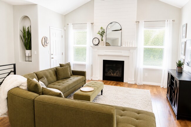 Building Photo - 4457 N Briarwood Ln