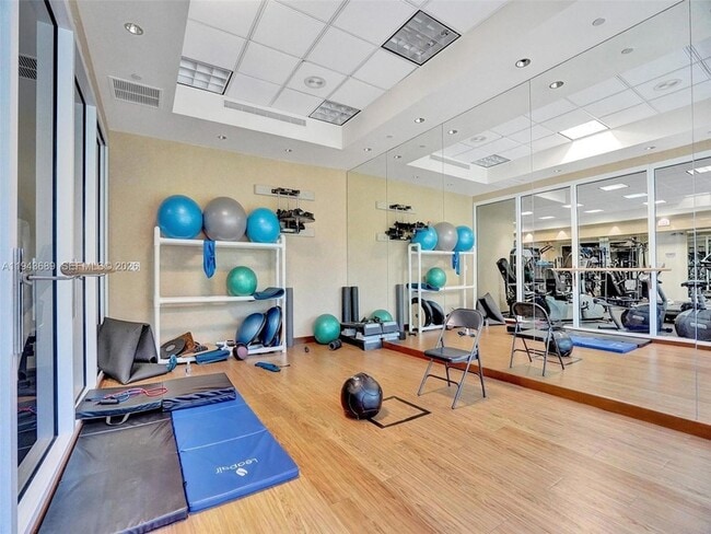 Building Photo - 9595 Collins Ave Ave