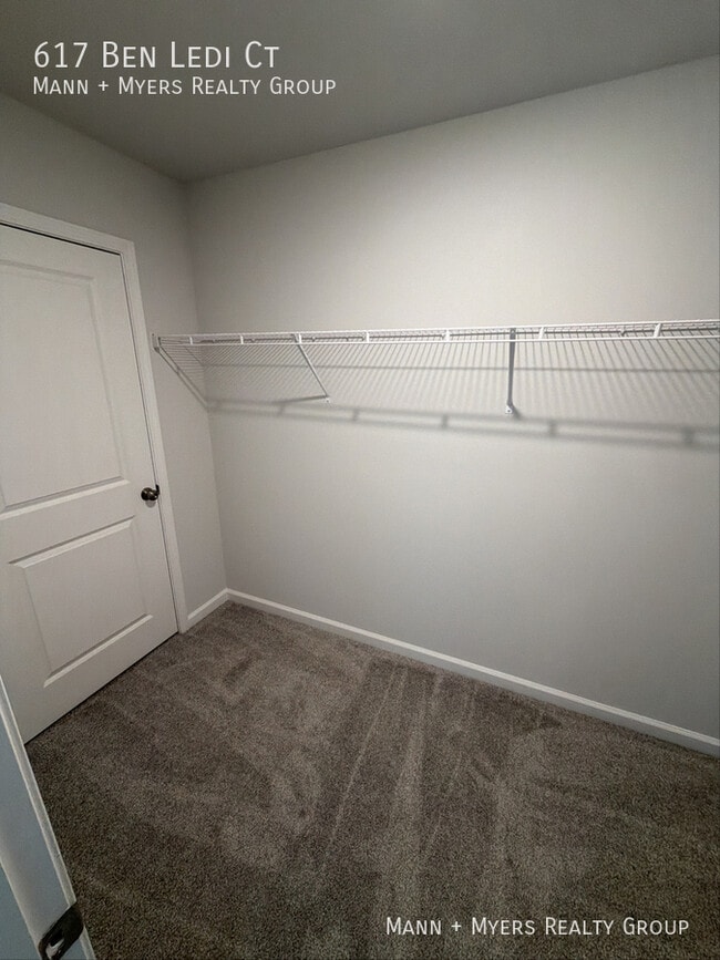 Building Photo - 617 Ben Ledi Ct