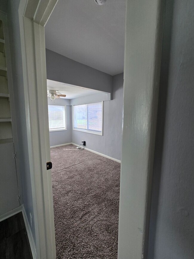 Building Photo - YOU1938