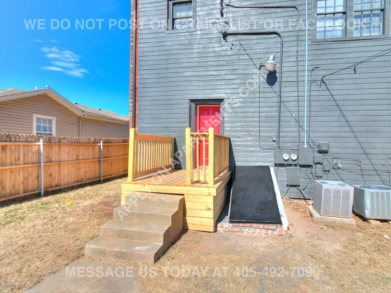 Building Photo - 1130 NW 39th St