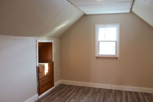 Building Photo - 753 Jefferson Rd