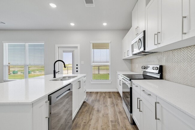 Building Photo - AVAILABLE NOW! NEW LUXURIOUS DUPLEX LOCATED ON 1-ACRE LOT IN MIDLOTHIAN, TX!