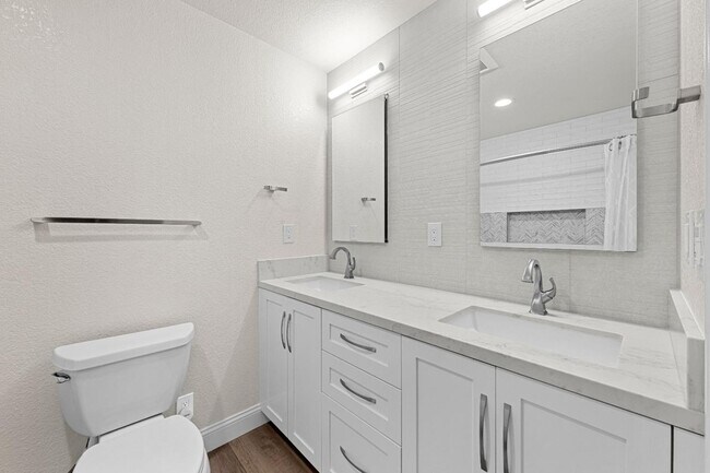 Building Photo - 17267 James Lex Ln