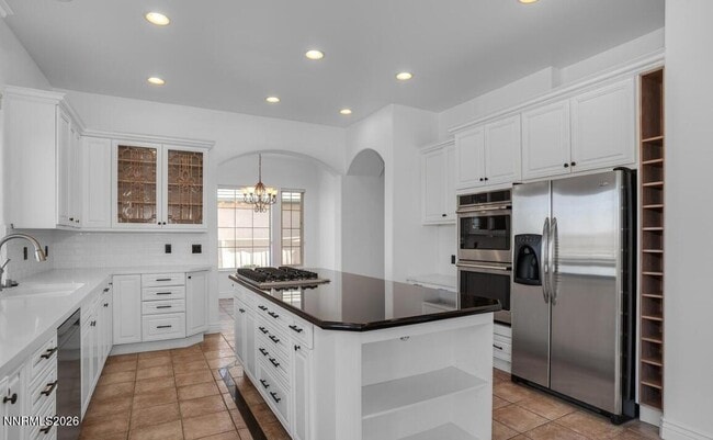 Building Photo - 4690 Aberfeldy Rd