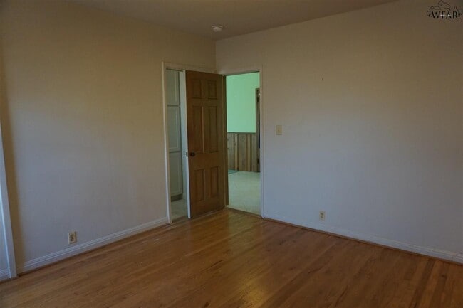 Building Photo - 1681 Woodrow Ave
