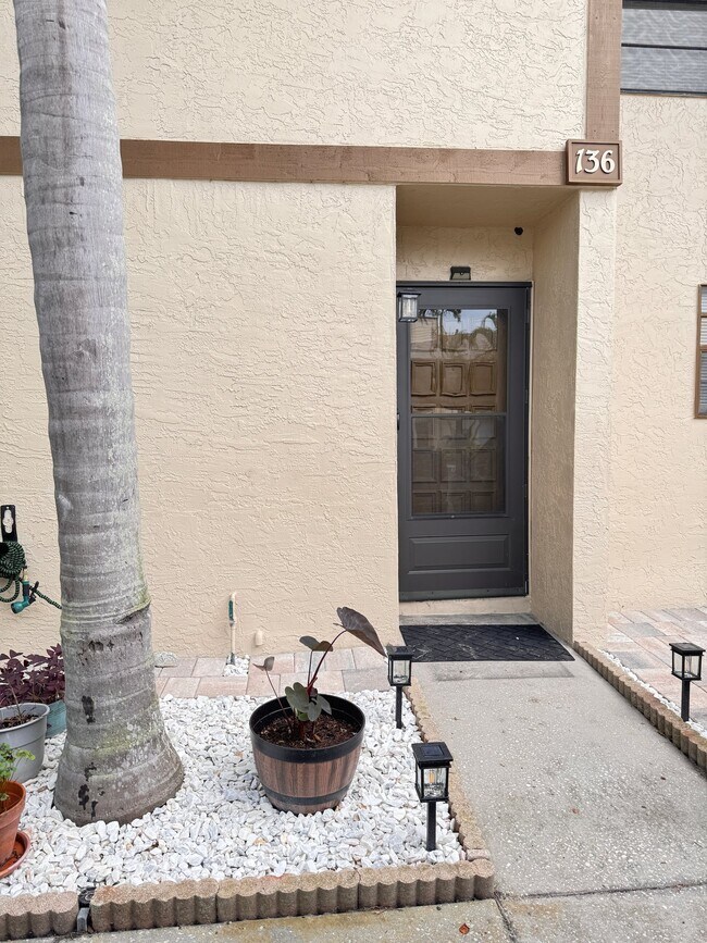 Building Photo - 9209 Seminole Blvd