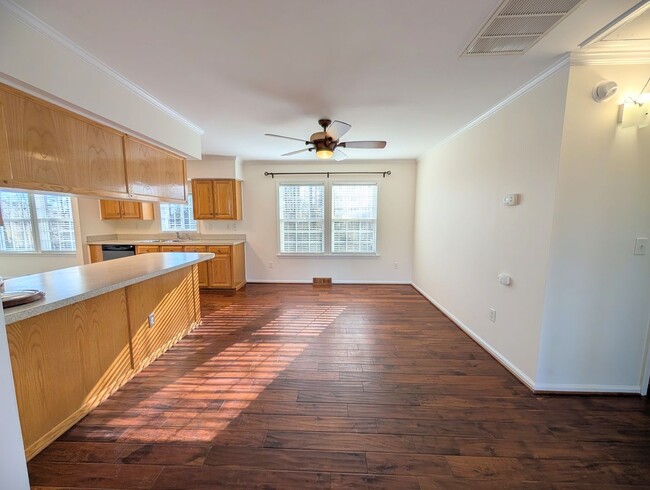 Building Photo - 5281 Barham Rd