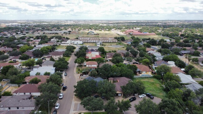 Building Photo - 3 Bed 3 Bath Home in the Laredo's Northside Primavera Subdivision! Available Now!