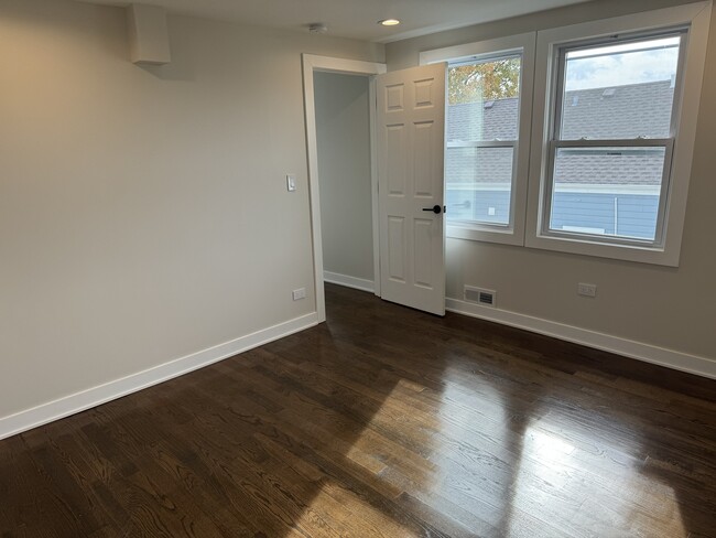 Building Photo - 3135 S 53rd Ave