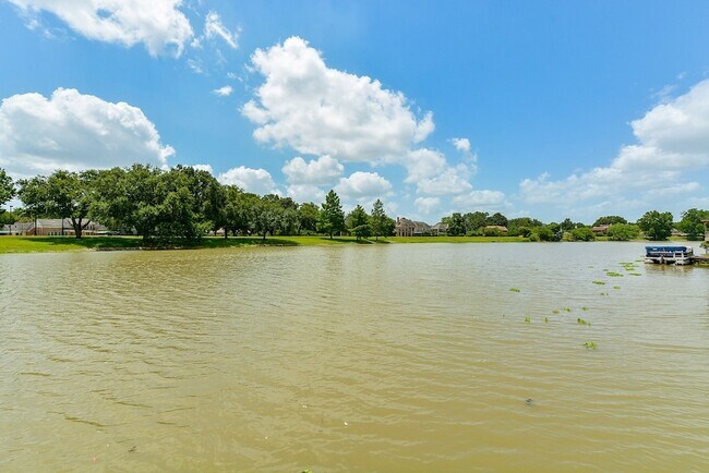 Building Photo - 1231 Creekford Cir