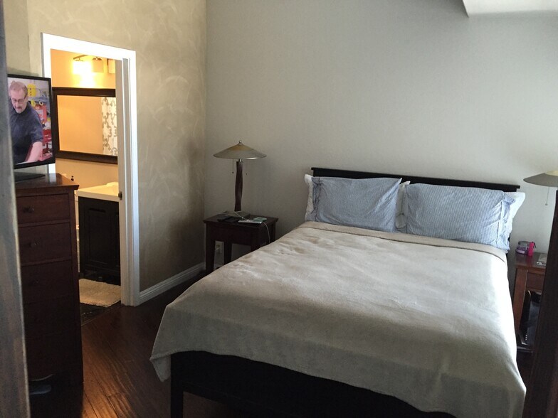 Building Photo - 6363 Christie Ave