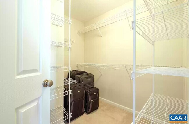 Building Photo - 3066 Crystal Spring Ln