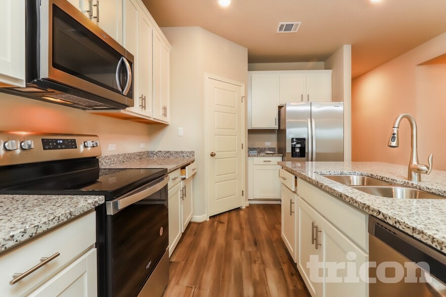 Building Photo - 5532 Shasta Pl