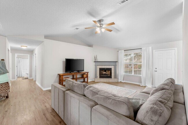 Building Photo - 5405 Josh Dr