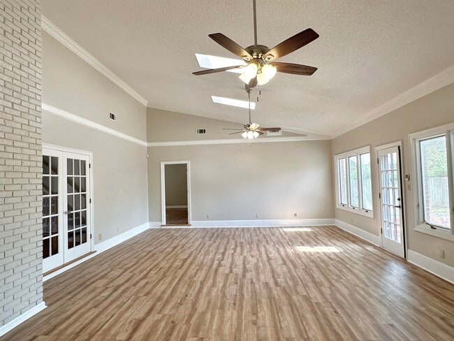 Building Photo - 3046 Dee Ann Dr