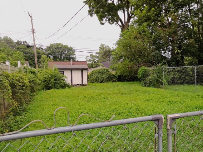 Building Photo - 505 Beechwood Rd