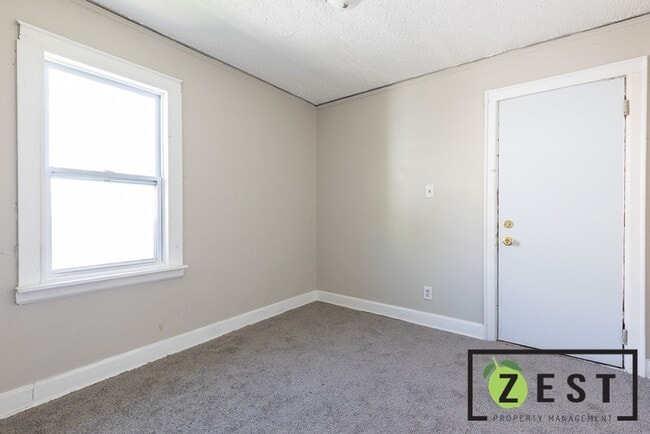 Building Photo - WELCOME TO YOUR FAVORITE 3BD!