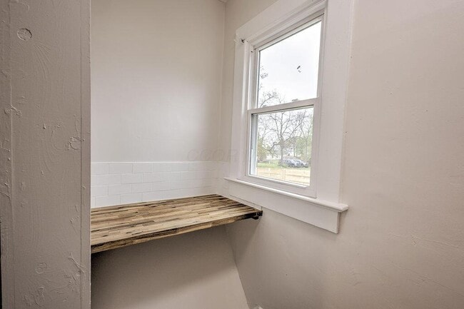 Building Photo - 291 S Main St