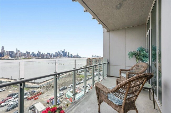 Building Photo - 9 Ave at Port Imperial