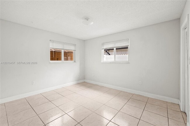 Building Photo - 1800 SW 97th Ave