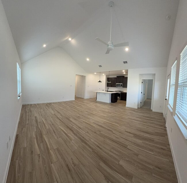 Building Photo - 4723 Bay Vista Dr