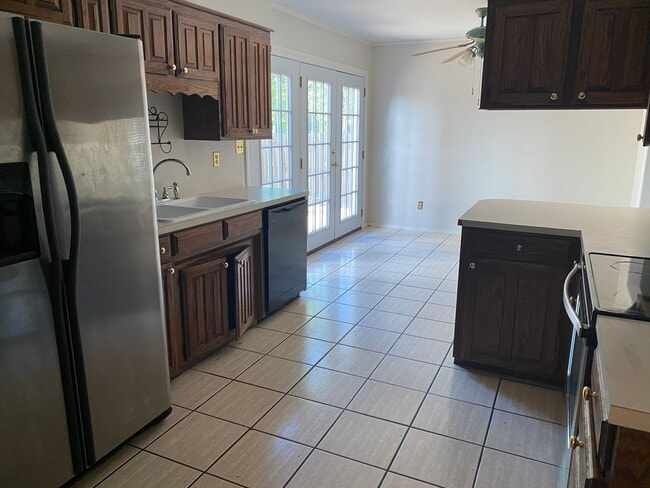 Building Photo - Gorgeous 3 Bedroom Greenacres Home