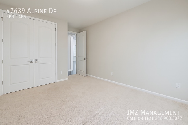 Building Photo - 47639 Alpine Dr