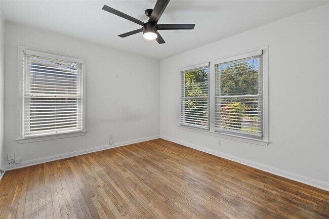 Building Photo - 1206 Larkwood Dr