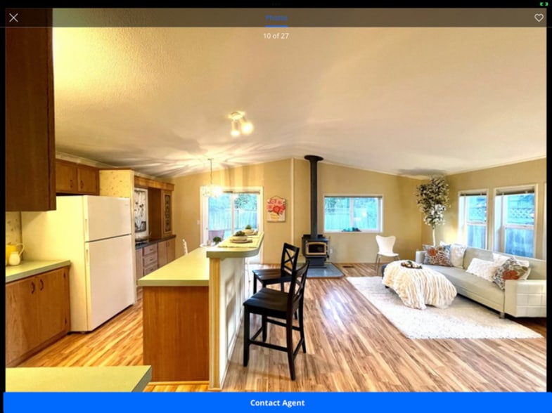 Building Photo - 2061 Victoria