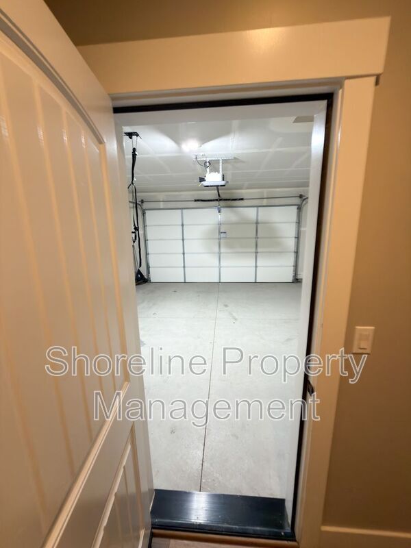 Building Photo - 12913 S Salerno Ave